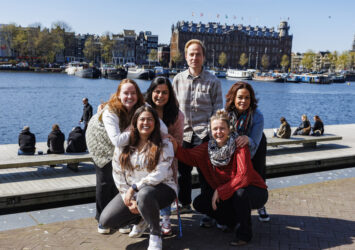 Financiële ondersteuning aan culturele organisaties in Amsterdam die sociaal-culturele projecten organiseren voor Amsterdamse jongeren - Project 11615Mensen maken Amsterdam