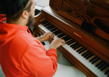 Financiële ondersteuning aan culturele organisaties in Amsterdam die sociaal-culturele projecten organiseren voor Amsterdamse jongeren - Project 11648Toekomstmuziek – Songwriting & Music Production